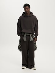بني - بنطلون واسع جدًا Super Baggy من Cotton On - صورة 3 من 5