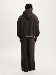 بني - بنطلون واسع جدًا Super Baggy من Cotton On - صورة 4 من 5