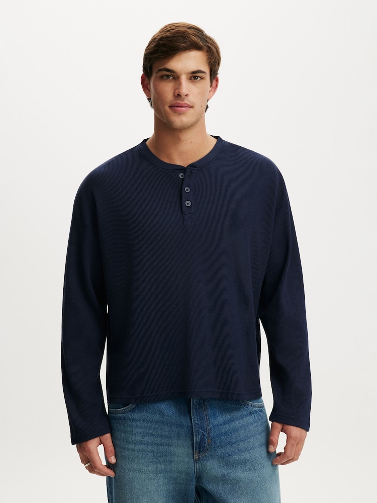 أزرق - Cotton On Relaxed Fit Textured Henley Long Sleeve T-Shirt - صورة 1 من 4