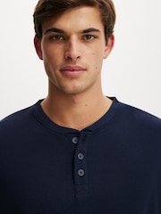 أزرق - Cotton On Relaxed Fit Textured Henley Long Sleeve T-Shirt - صورة 3 من 4