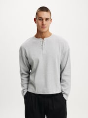 رمادي - Cotton On Relaxed Fit Textured Henley Long Sleeve T-Shirt - صورة 1 من 4