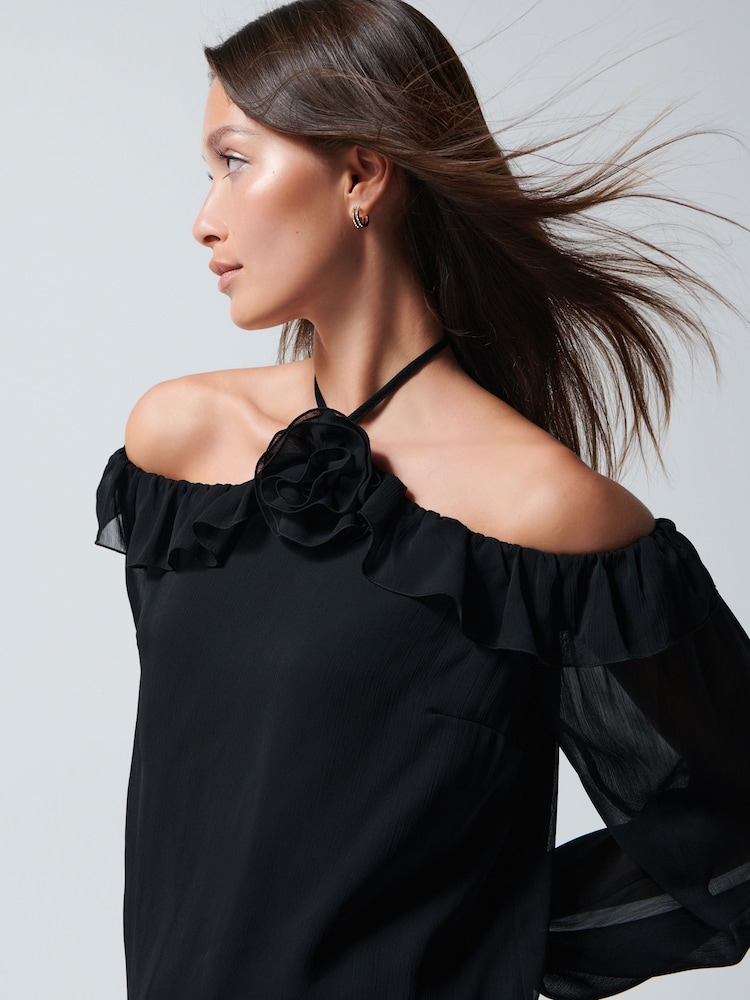 Schwarz - Langärmeliges Top mit Korsagenausschnitt und Neckholder - Bild 1 von 7 Schwarz - Langärmeliges Top mit Korsagenausschnitt und Neckholder - Bild 1 von 7
