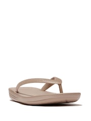 FitFlop Kids Junior iQushion Shimmer Ergonomic Flip Flops - Image 2 of 5
