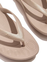 FitFlop Kids Junior iQushion Shimmer Ergonomic Flip Flops - Image 4 of 5