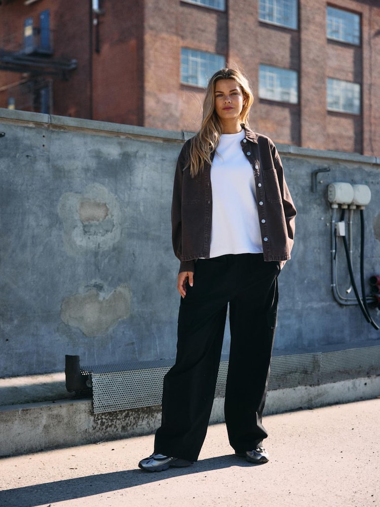 NOISY MAY Brown Denim Relaxed Shacket - Image 2 of 12 NOISY MAY Brown Denim Relaxed Shacket - Image 2 of 12