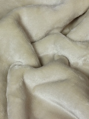 Riva Home Natural Luxury Supersoft Deep Pile Sherpa Fleece Throw - Image 3 of 3