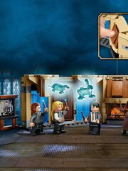 LEGO Harry Potter Hogwarts Room of Requirement Set 75966 - Image 4 of 8