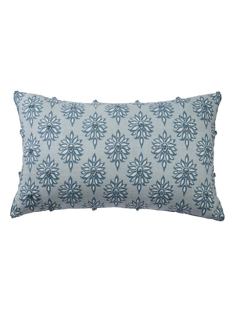وسادة كرسي قطن 100% مستطيلة تشكيلة Gower Seaspray من Laura Ashley - صورة 2 من 4 وسادة كرسي قطن 100% مستطيلة تشكيلة Gower Seaspray من Laura Ashley - صورة 2 من 4