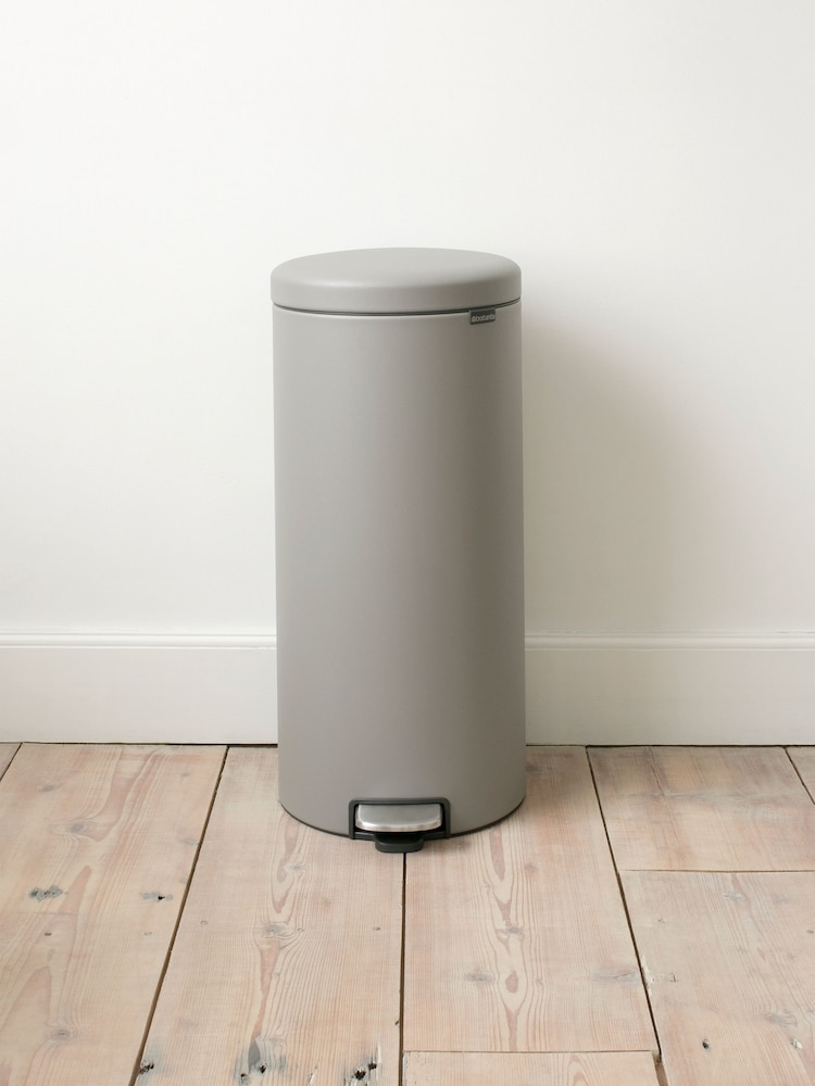 Brabantia Mineral Concrete Grey NewIcon 30L Pedal Bin - Image 2 of 6