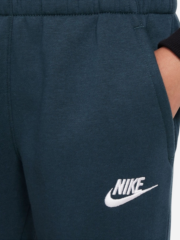 Nike Green Club Fleece Joggers - Image 10 of 10