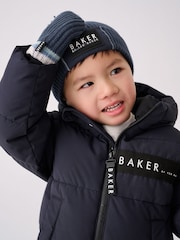 Темно-синий - Baker by Ted Baker темно-синие шапочки с помпонами и рукавицы для мальчиков - Изображение 6 из 6