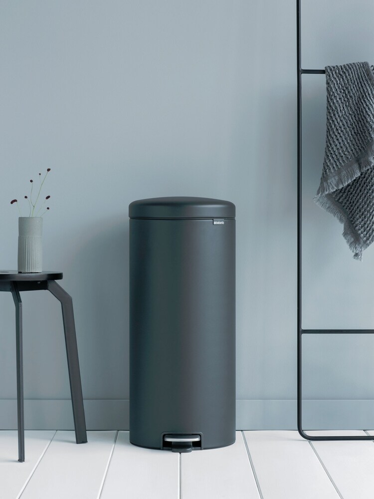 Brabantia Mineral Infinite Grey NewIcon 30L Pedal Bin - Image 4 of 4