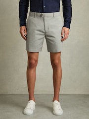 Reiss Soft Sage Wicket S Modern Fit Cotton Blend Chino Shorts - Image 3 of 5