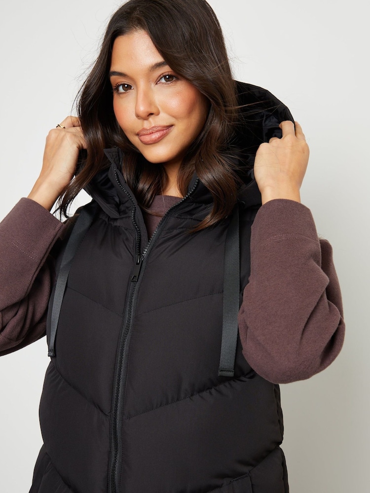 Threadbare Black Longline Padded Gilet - Image 2 of 5 Threadbare Black Longline Padded Gilet - Image 2 of 5