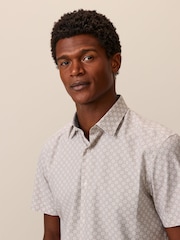 Neutral Brown Geometric Easy Iron Button Down Short Sleeve Oxford Shirt - Image 4 of 8