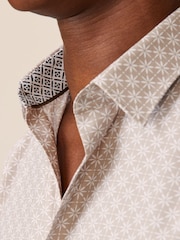 Neutral Brown Geometric Easy Iron Button Down Short Sleeve Oxford Shirt - Image 5 of 8
