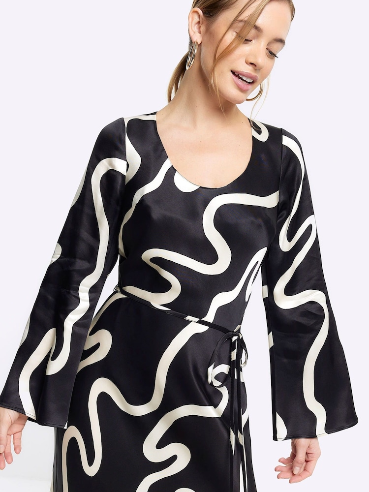 River Island Black Petite Scoop Neck Dress - Image 3 of 3