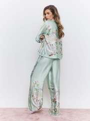 River Island Light Long Sleeve Swan Satin Pyjamas Set - صورة 4 من 4