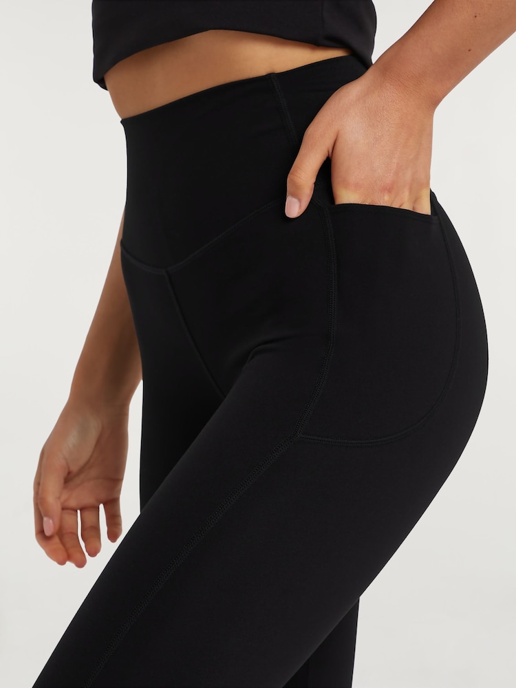 4th Arq Black Rowe Pocket Leggings 7/8 - Image 3 of 3