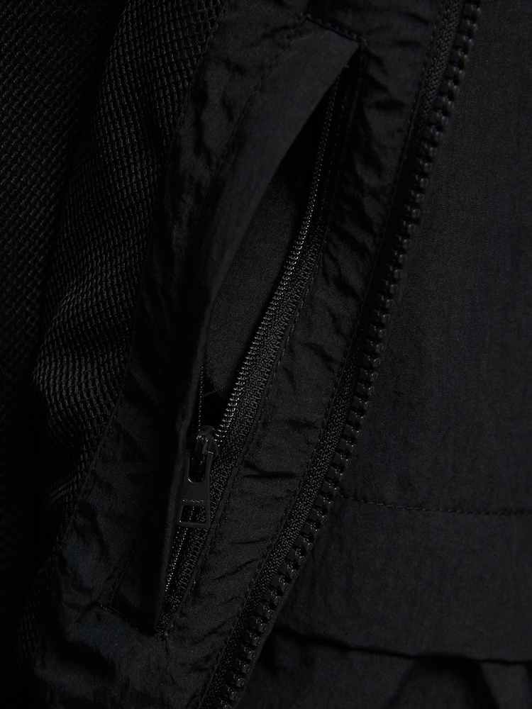 GANT Black Lightweight Windbreaker Jacket - Image 8 of 8 GANT Black Lightweight Windbreaker Jacket - Image 8 of 8