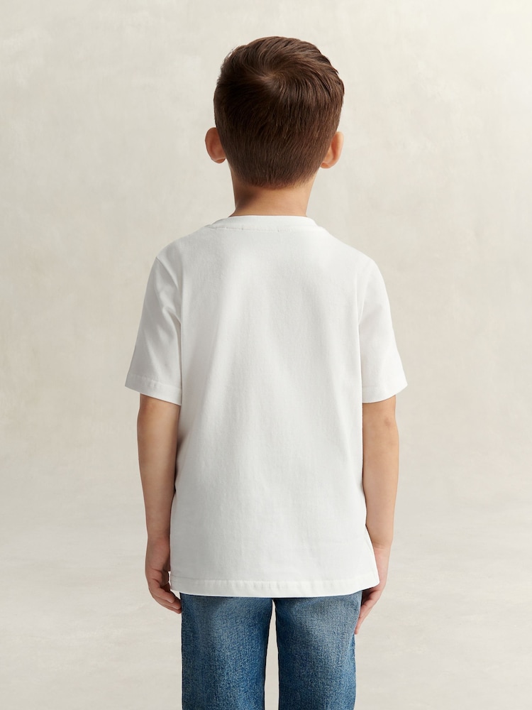 GANT White Archive Shield Short Sleeve T-Shirt - Image 2 of 9 GANT White Archive Shield Short Sleeve T-Shirt - Image 2 of 9