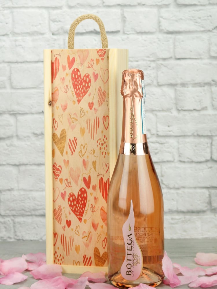 Le Bon Vin Sparkling Rosé Wine In A Love Heart Gift Set - Image 1 of 1