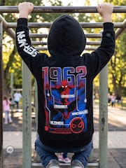 هودي بتصميم شخصية Marvel Spiderman بسحَّاب كامل بطبعة 1962 على الظهر - صورة 7 من 9