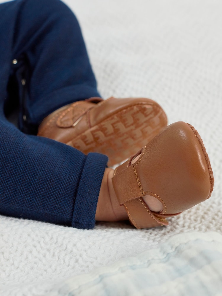 Hellbraun - Babyschuhe aus Leder mit T-Steg (0–24 Monate) - Bild 1 von 6 Hellbraun - Babyschuhe aus Leder mit T-Steg (0–24 Monate) - Bild 1 von 6