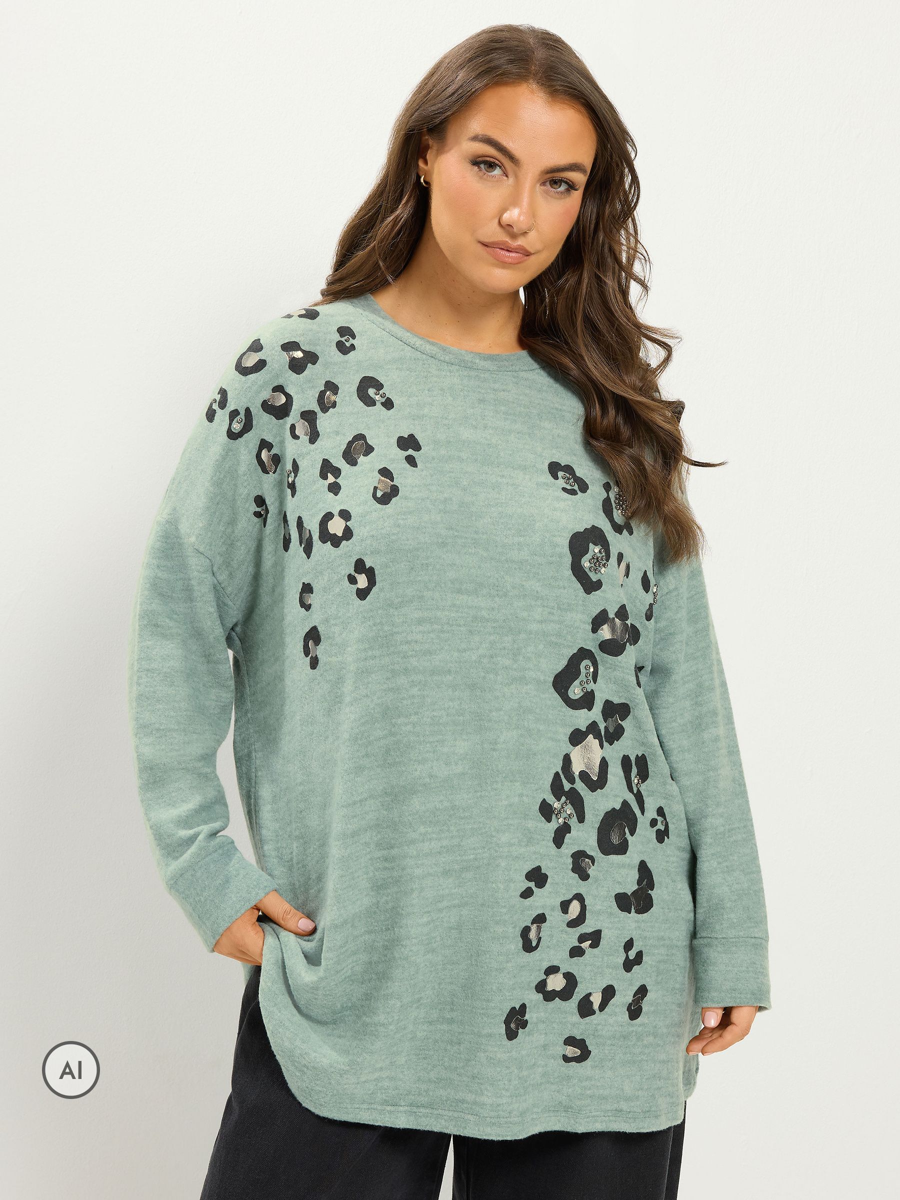 Yours Curve Women's Green Leopard Print Jumper - Image 1