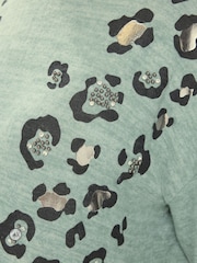 Yours Curve Green Leopard Print Jumper - Image 4 of 6