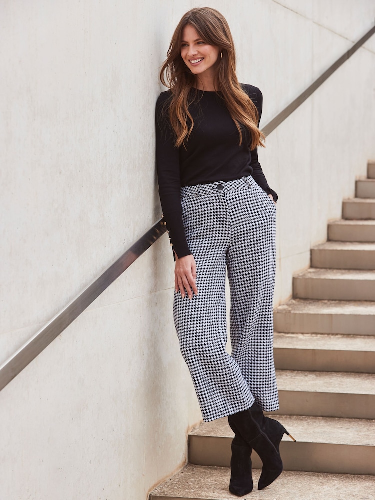 Sosandar Black Black & White Dogtooth Print Culottes - Image 1 of 6