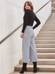Sosandar Black Black & White Dogtooth Print Culottes - Image 3 of 6