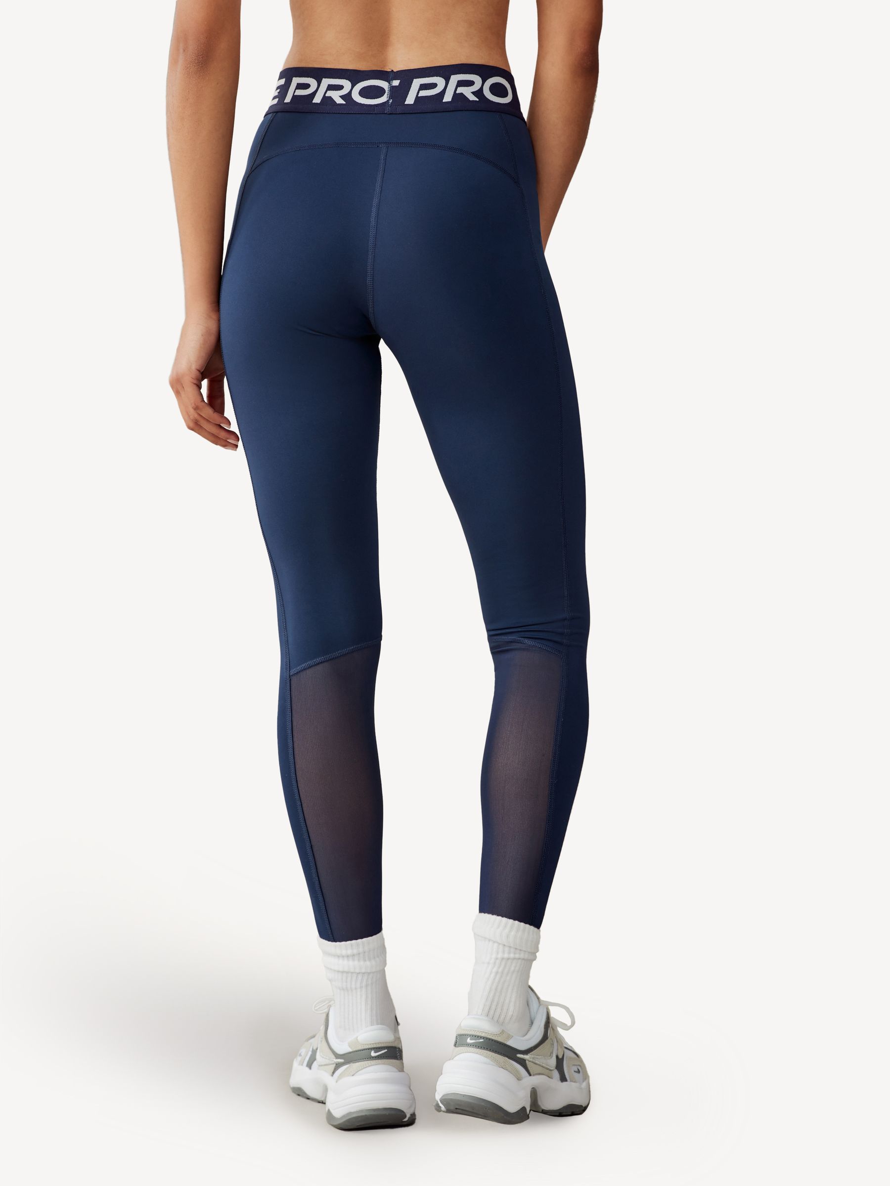 Przegl daj Obsidian Nike Pro 365 Leggings from Next Poland