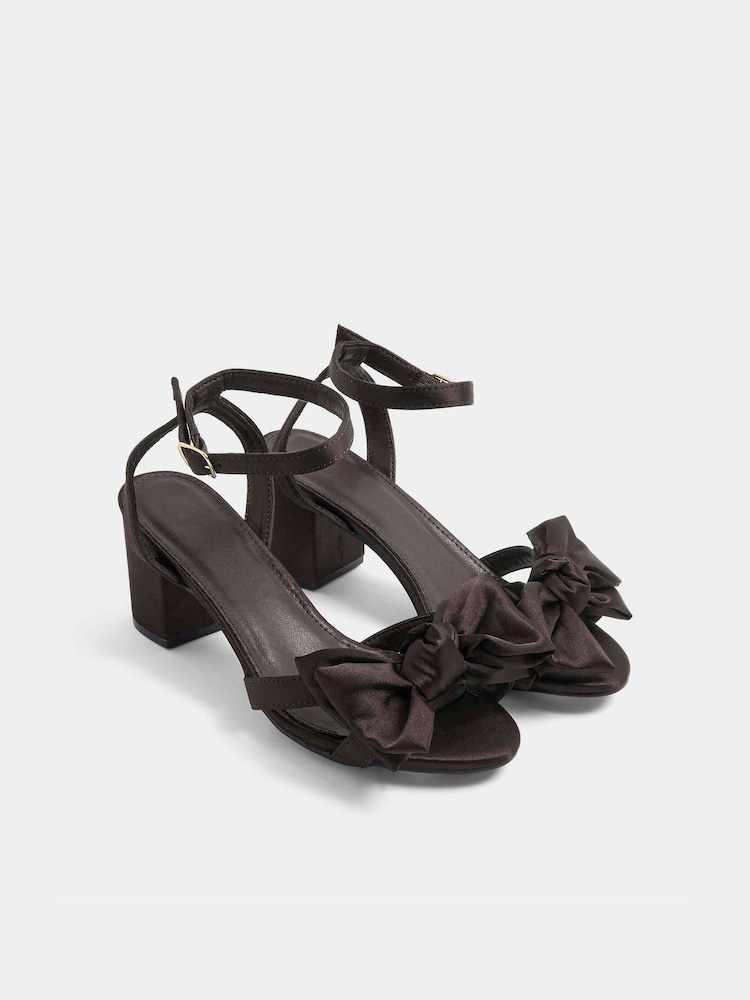 Yours Curve Brown Bow Block Heel Sandals In Extra Wide EEE Fit - Image 2 of 5 Yours Curve Brown Bow Block Heel Sandals In Extra Wide EEE Fit - Image 2 of 5