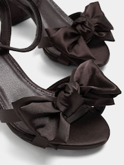 Yours Curve Brown Bow Block Heel Sandals In Extra Wide EEE Fit - Image 5 of 5