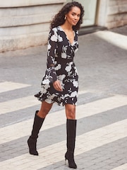 Sosandar Black Floral Print Lace Trim Faux Wrap Dress - Image 4 of 6