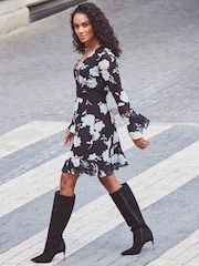 Sosandar Black Floral Print Lace Trim Faux Wrap Dress - Image 5 of 6