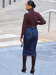 Falda vaquera a media pierna con detalle de bolsillo de Sosandar - Imagen 3 de 6