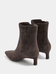 Long Tall Sally Brown Kitten Heel Chelsea Boots In Standard Fit - Image 3 of 5