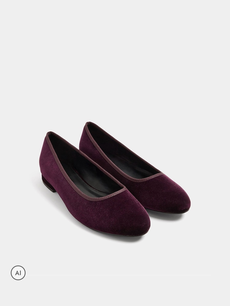 Long Tall Sally Red Velvet Low Block Heel Ballerina Pumps In Standard Fit - Image 2 of 5 Long Tall Sally Red Velvet Low Block Heel Ballerina Pumps In Standard Fit - Image 2 of 5