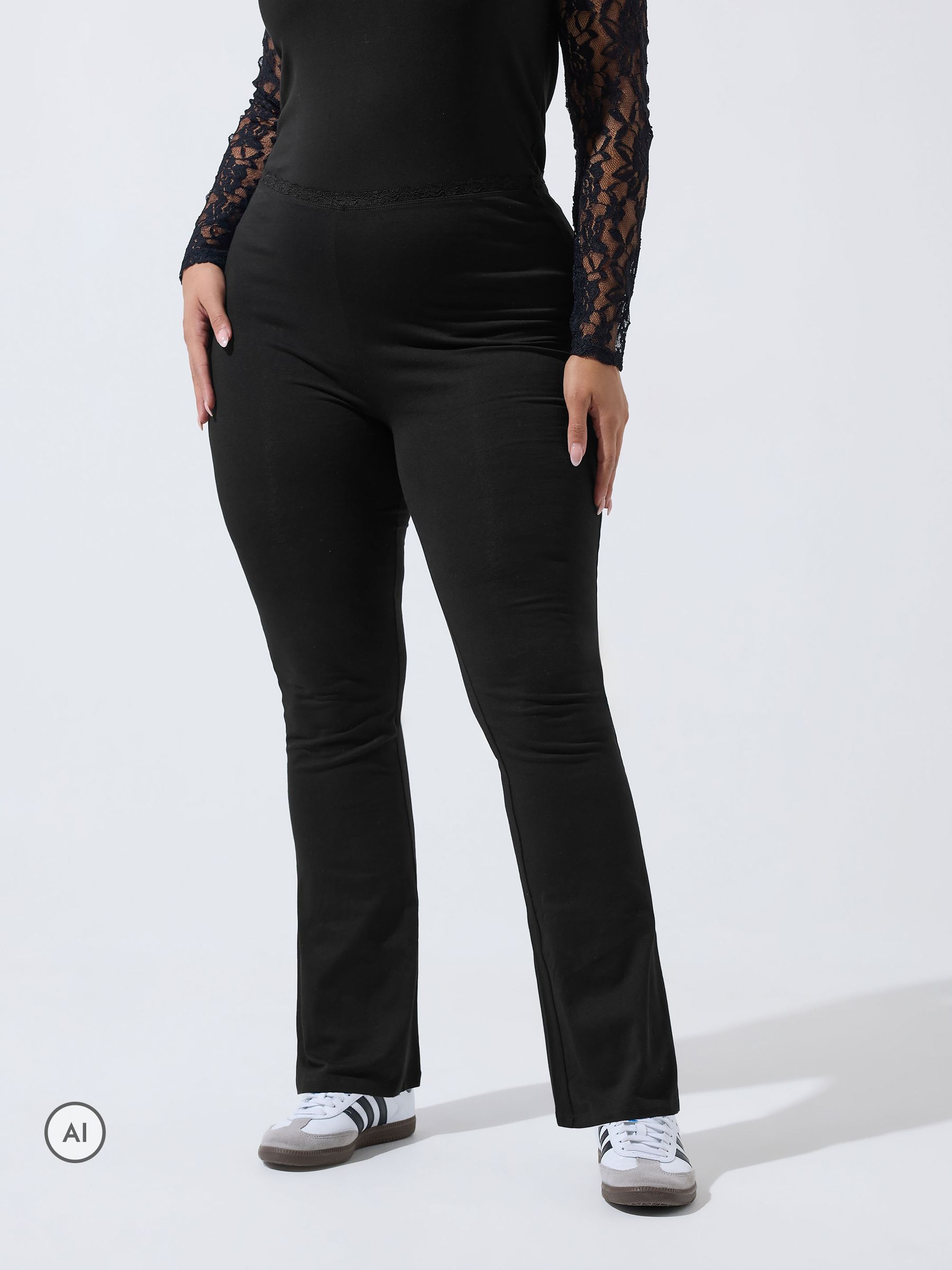 Yours Women's Black Lace Hem Leggings In | Size: 26-28 - Image 2