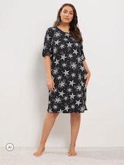 Etoile noire - Yours Curve Chemise de nuit Star Imprimé Soft Touch - Image 1 de 6