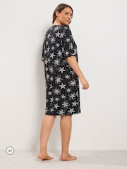 Etoile noire - Yours Curve Chemise de nuit Star Imprimé Soft Touch - Image 3 de 6