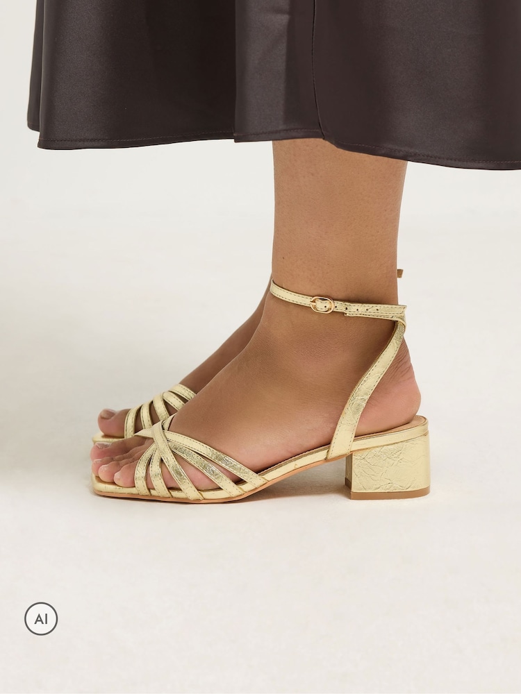 Gold - Yours Curve Strappy Cross Over Heels In Extra Wide Fit - Bild 1 von 5 Gold - Yours Curve Strappy Cross Over Heels In Extra Wide Fit - Bild 1 von 5