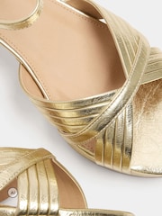 Yours Curve V-Cut Platform Sandals In Wide E Fit - Image 5 of 5