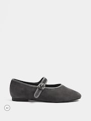 Zapatillas tipo merceditas de antelina con detalle en contraste de corte estándar de Long Tall Sally - Imagen 3 de 5