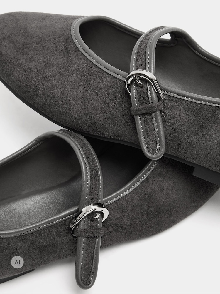 Zapatillas tipo merceditas de antelina con detalle en contraste de corte estándar de Long Tall Sally - Imagen 5 de 5 Zapatillas tipo merceditas de antelina con detalle en contraste de corte estándar de Long Tall Sally - Imagen 5 de 5