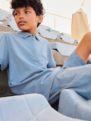 Blau - Polo-Shirt mit Reißverschluss am Kragen aus 100 % Baumwolle und Shorts im Set (3–16 Jahre) - Bild 5 von 7