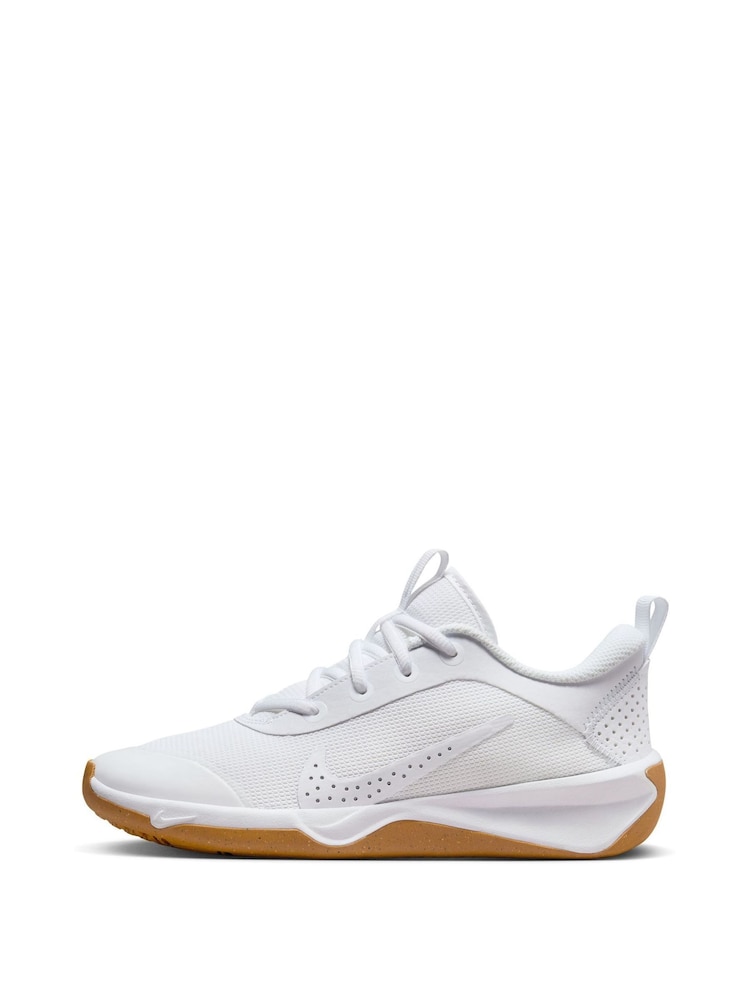 Nike White Youth Omni Multi-Court Trainers - Image 2 of 8