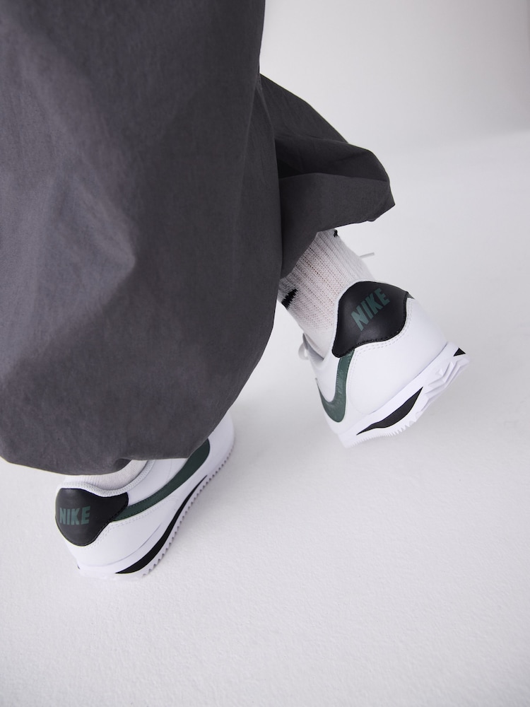 Nike White/Green Youth Cortez Trainers - Image 4 of 13